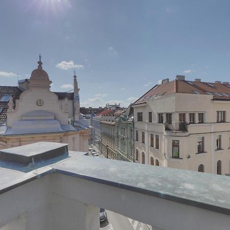 Aneri Apartment Old Town Bratislava Luaran gambar