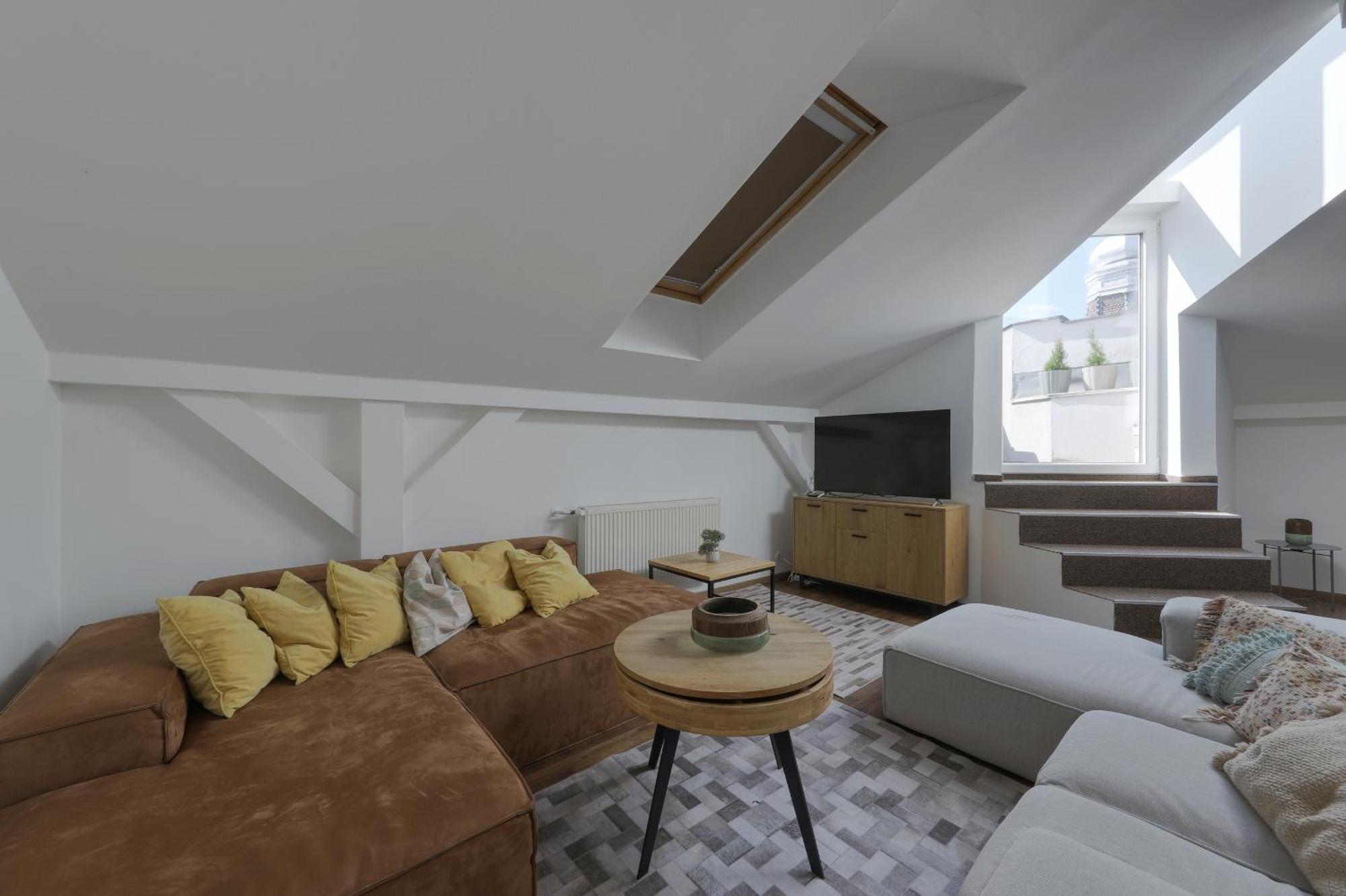 Aneri Apartment Old Town Bratislava Luaran gambar