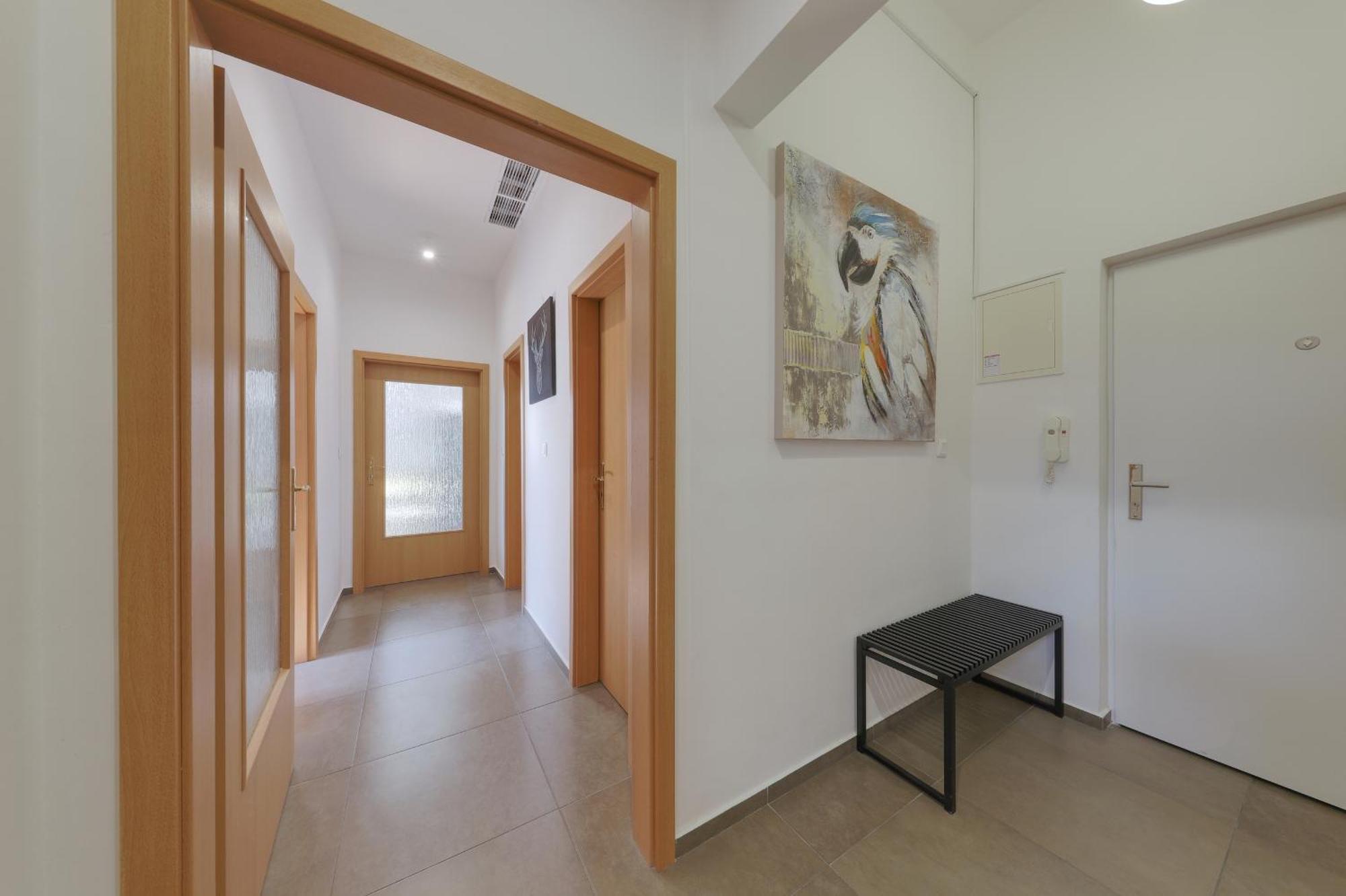 Aneri Apartment Old Town Bratislava Luaran gambar