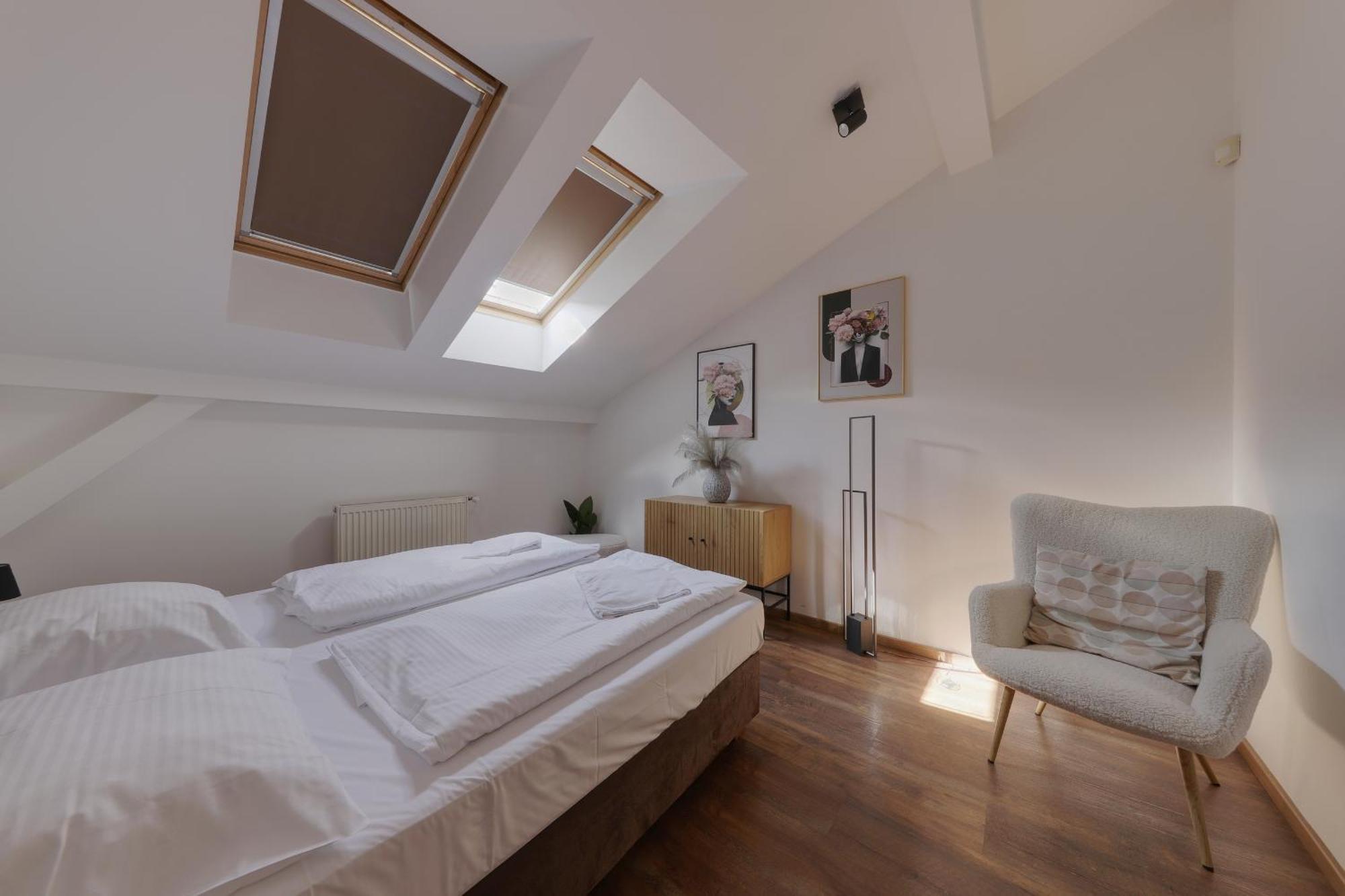Aneri Apartment Old Town Bratislava Luaran gambar