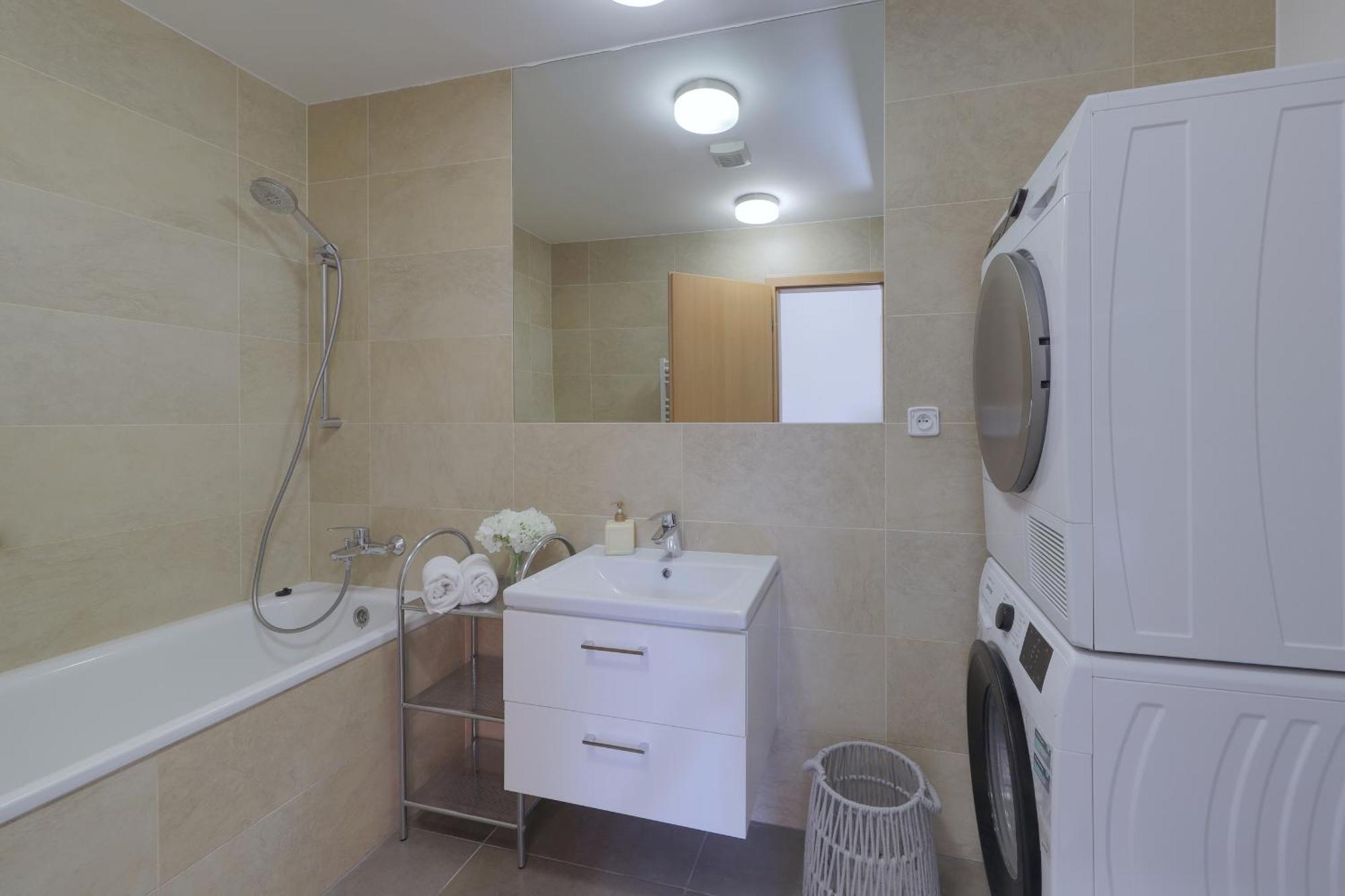 Aneri Apartment Old Town Bratislava Luaran gambar