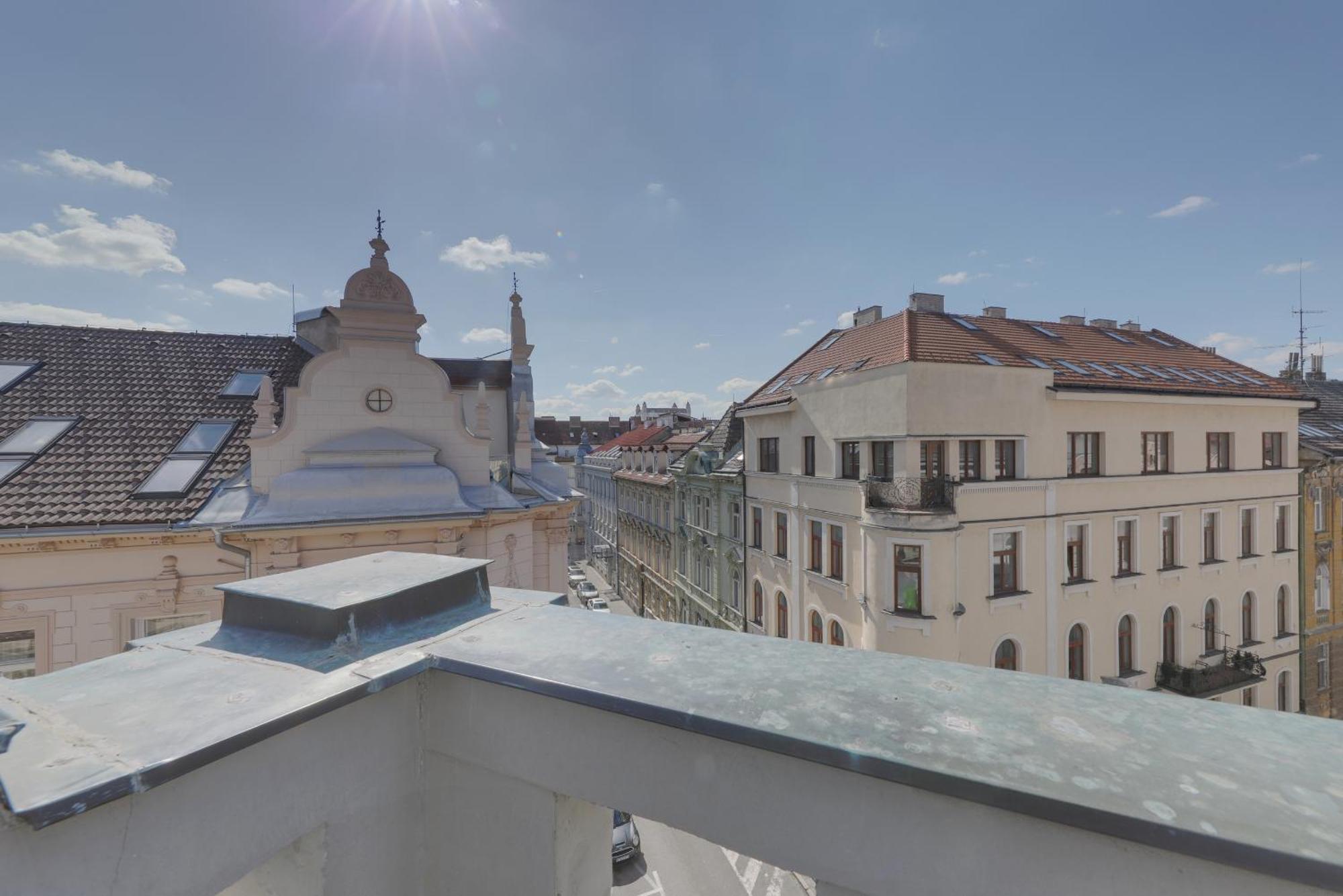 Aneri Apartment Old Town Bratislava Luaran gambar