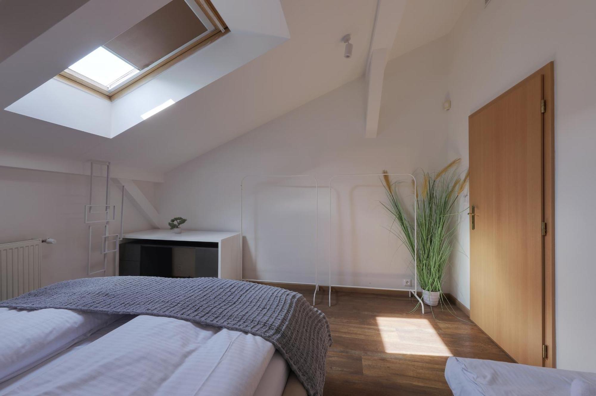 Aneri Apartment Old Town Bratislava Luaran gambar