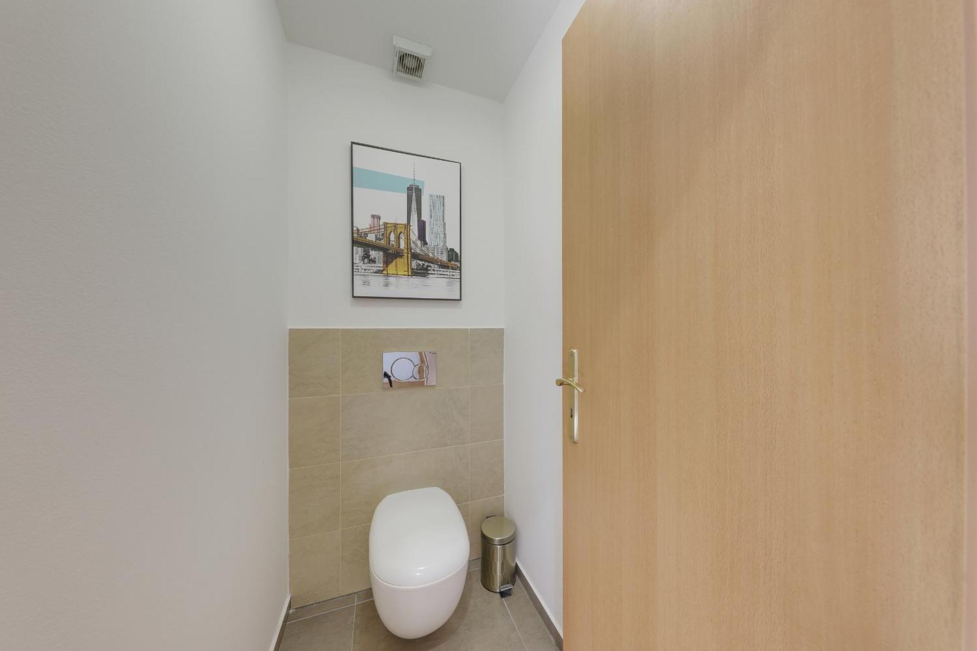 Aneri Apartment Old Town Bratislava Luaran gambar