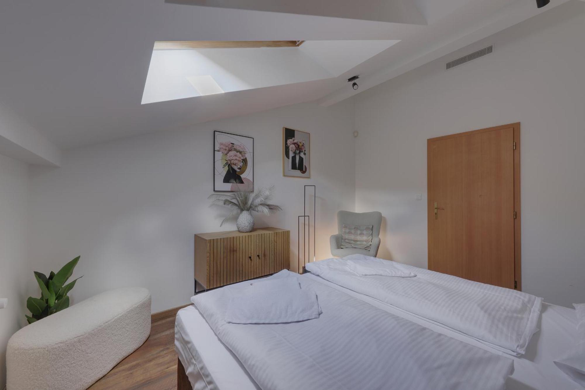 Aneri Apartment Old Town Bratislava Luaran gambar