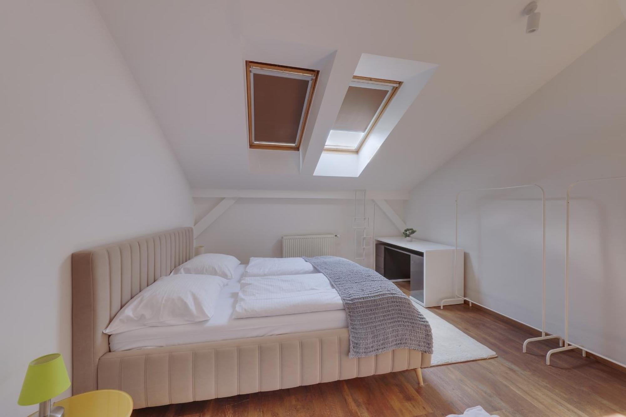 Aneri Apartment Old Town Bratislava Luaran gambar