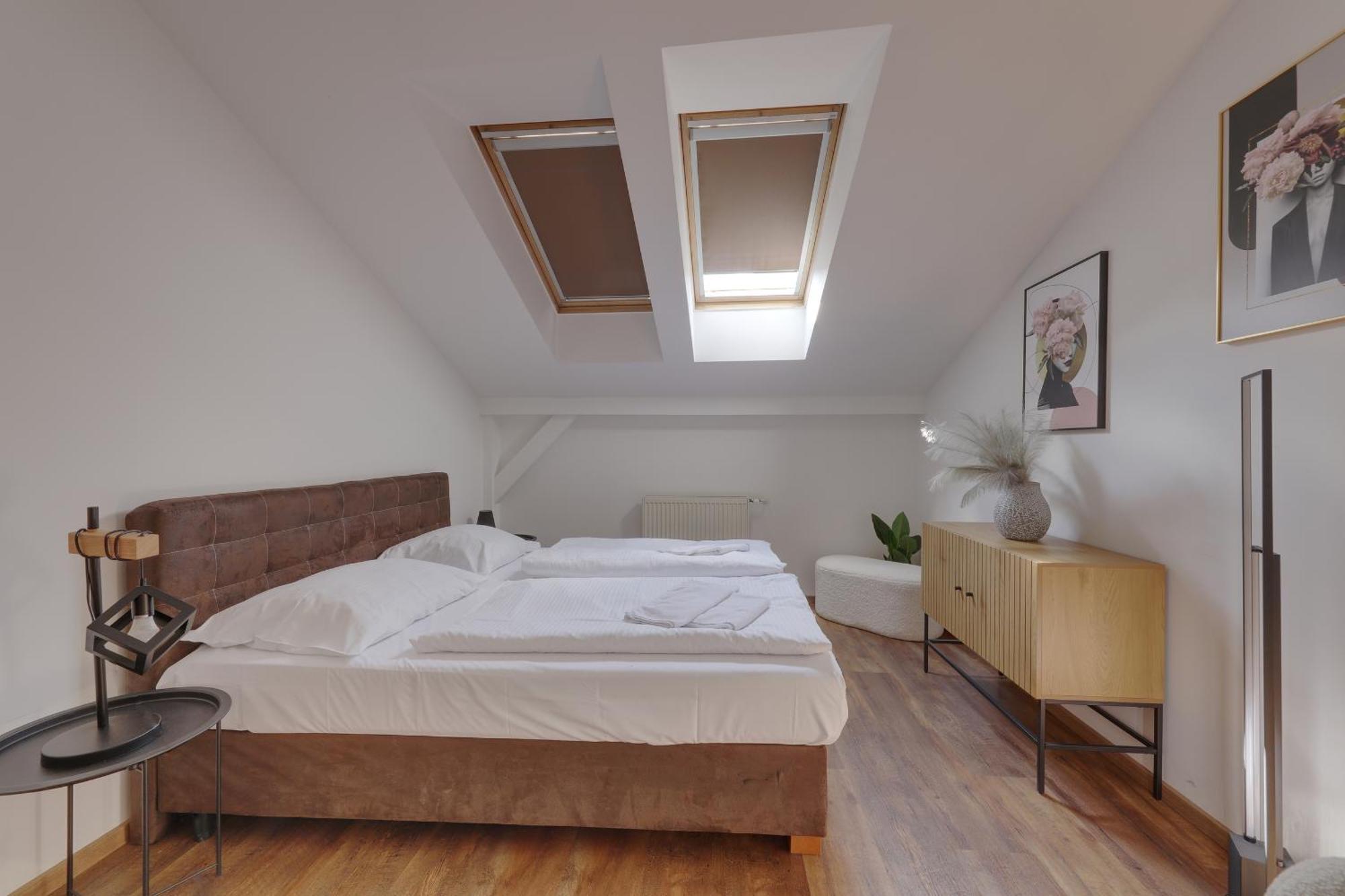Aneri Apartment Old Town Bratislava Luaran gambar